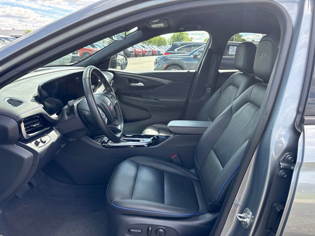 Used 2024 Buick Envista Sport Touring w/ Convenience I Package FWD image 15