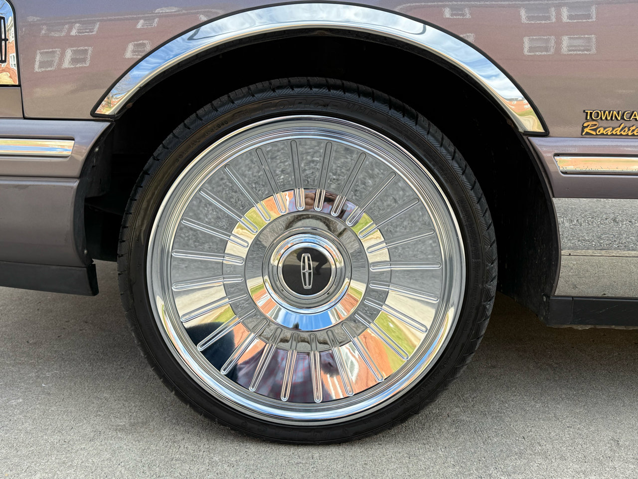 Used 1995 Lincoln Town Car Cartier image 13