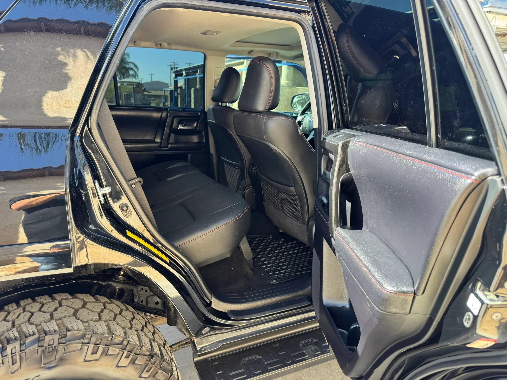 Used 2015 Toyota 4Runner SR5 AWD/4WD image 5
