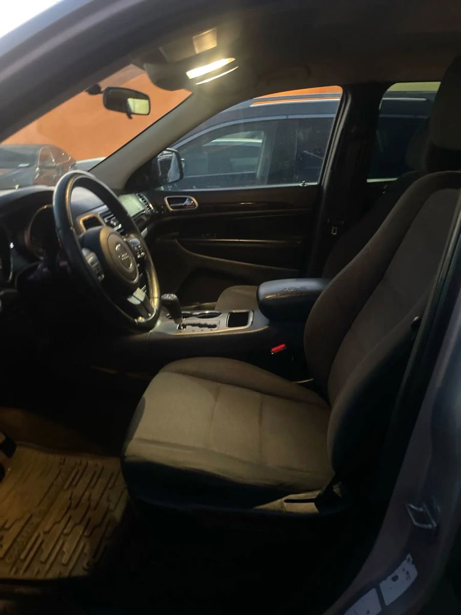 Used 2012 Jeep Grand Cherokee Laredo w/ Laredo E Group image 15