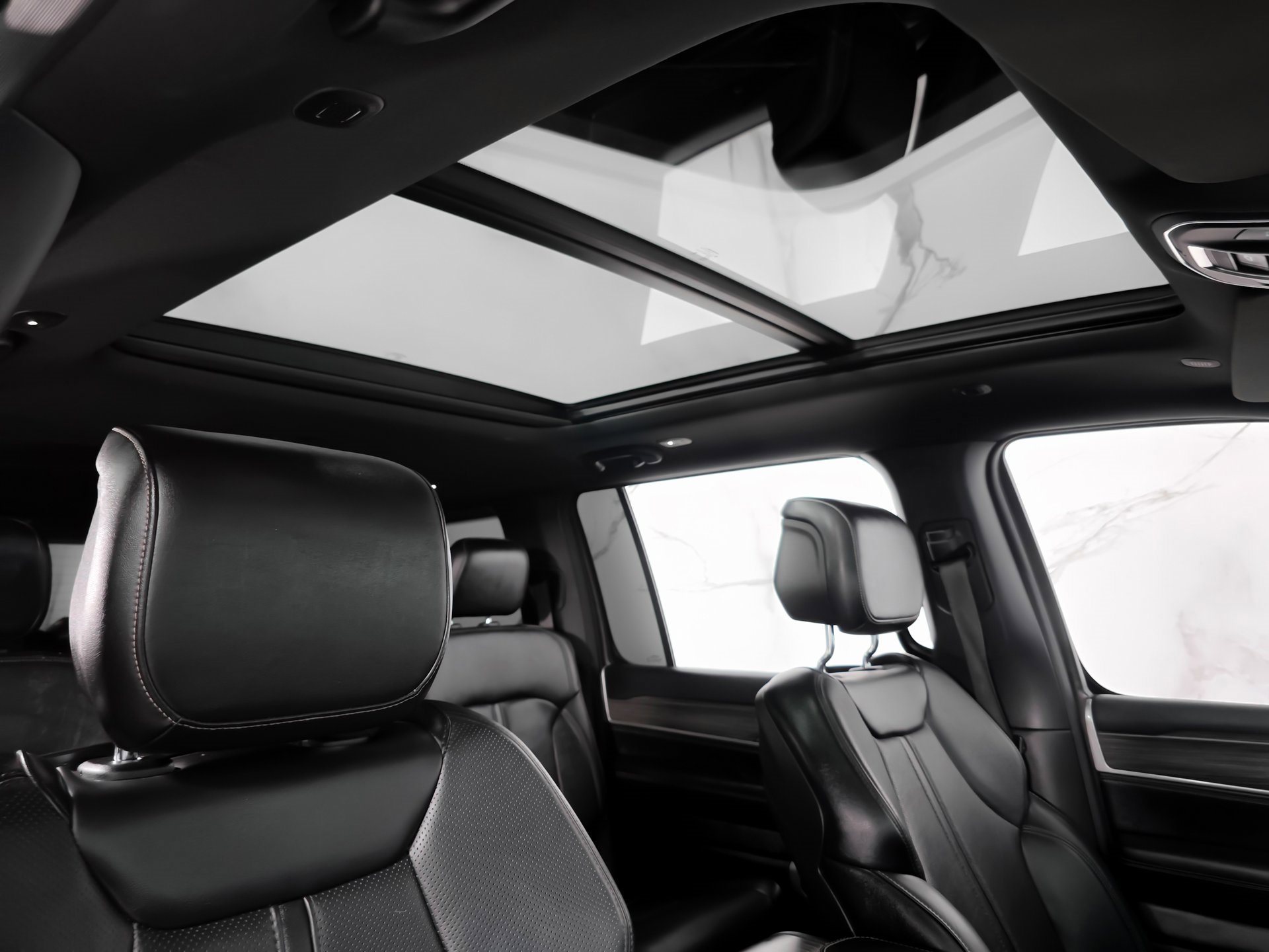 Used 2023 Jeep Wagoneer Series II w/ Premium Group I image 22