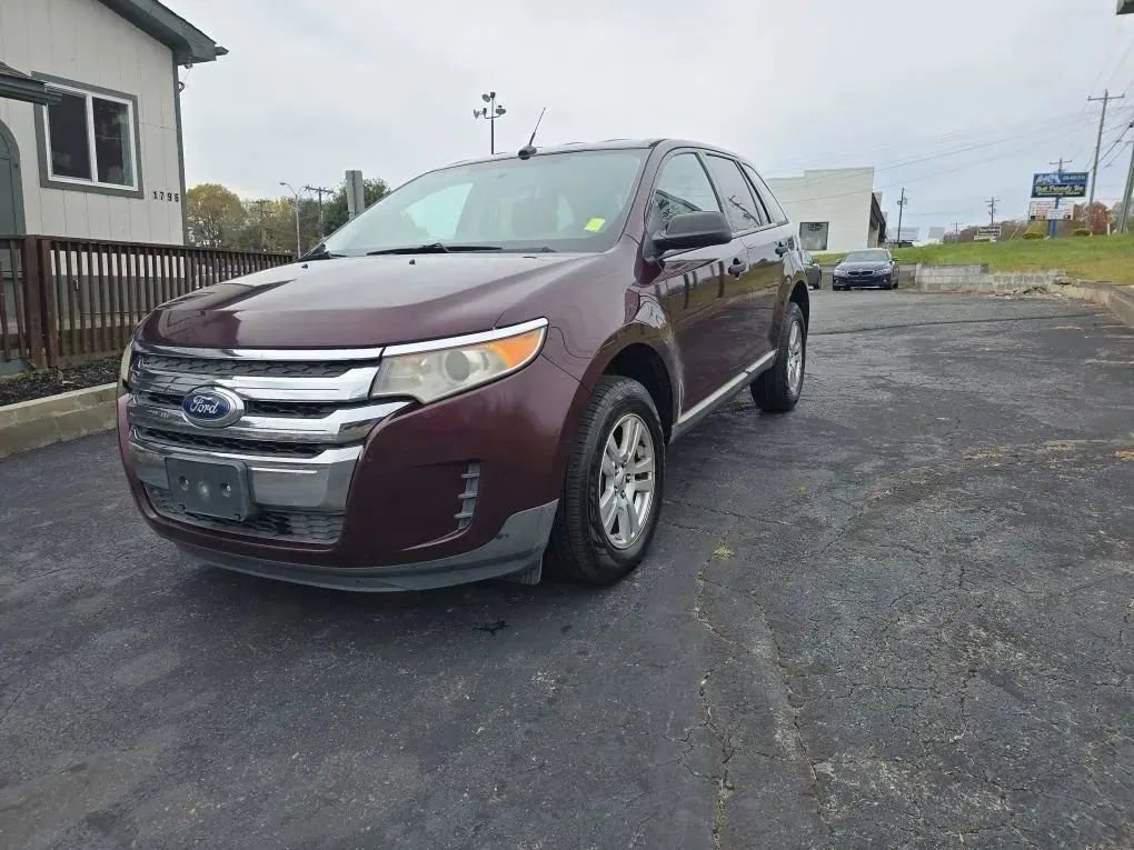 Used 2011 Ford Edge SE FWD image 1