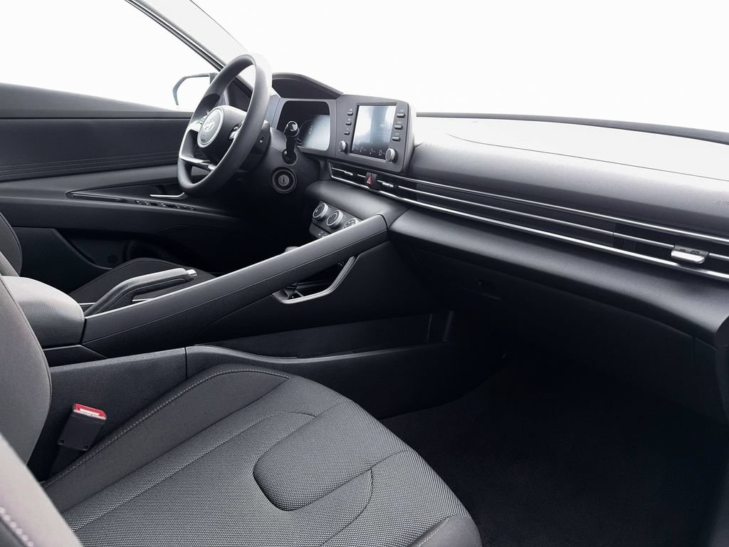 New 2026 Hyundai Elantra SE FWD image 15