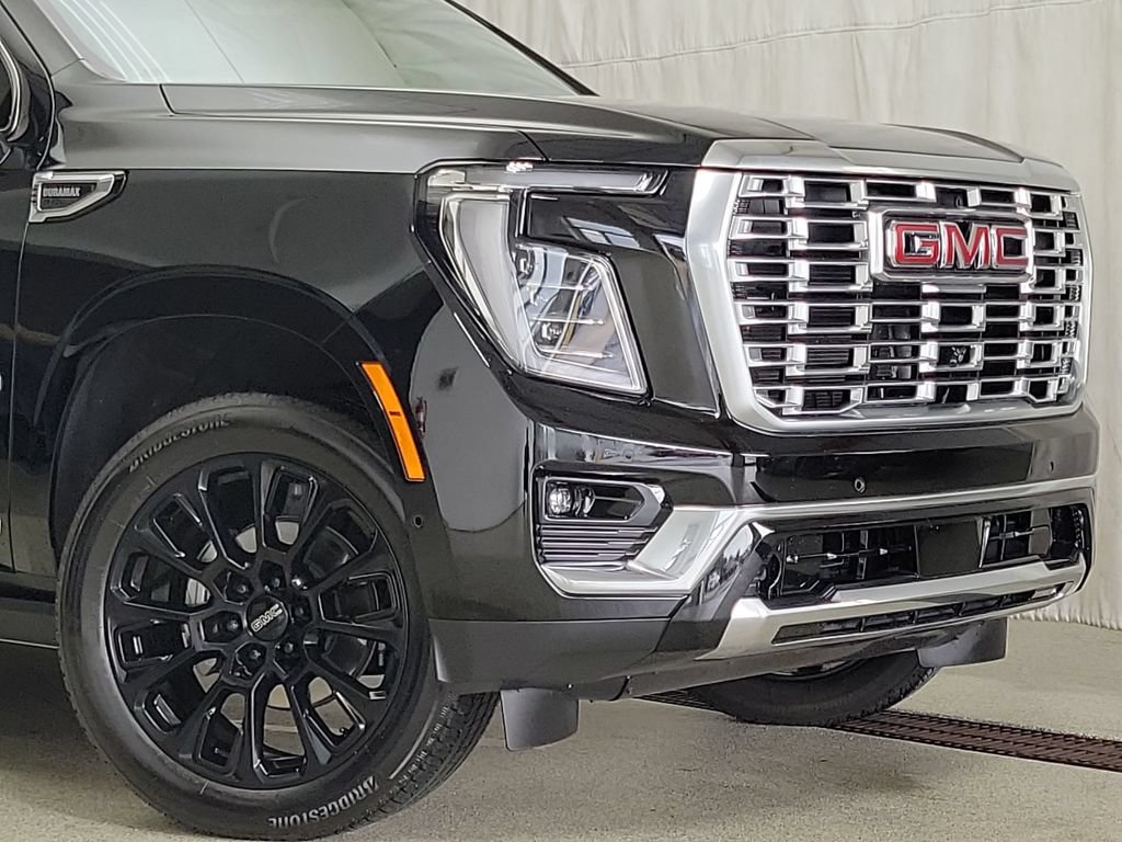 Certified 2025 GMC Yukon Denali w/ Denali Reserve Package AWD/4WD image 3