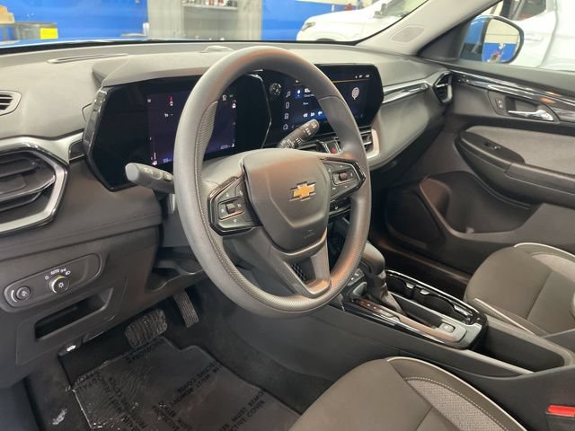 Used 2024 Chevrolet TrailBlazer LT AWD/4WD image 19