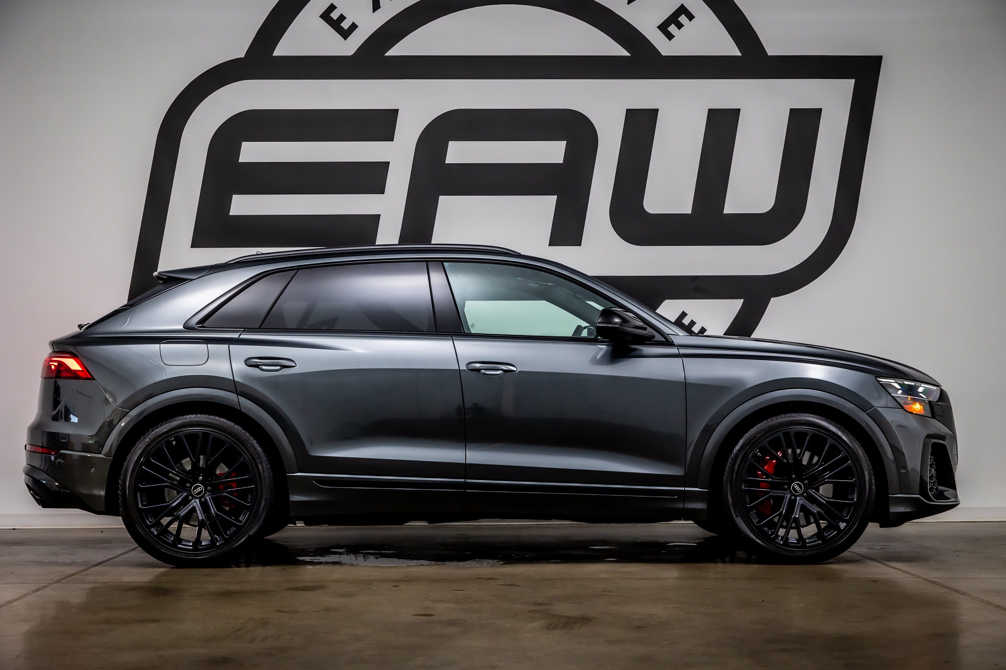 Used 2026 Audi SQ8 Prestige AWD/4WD image 9