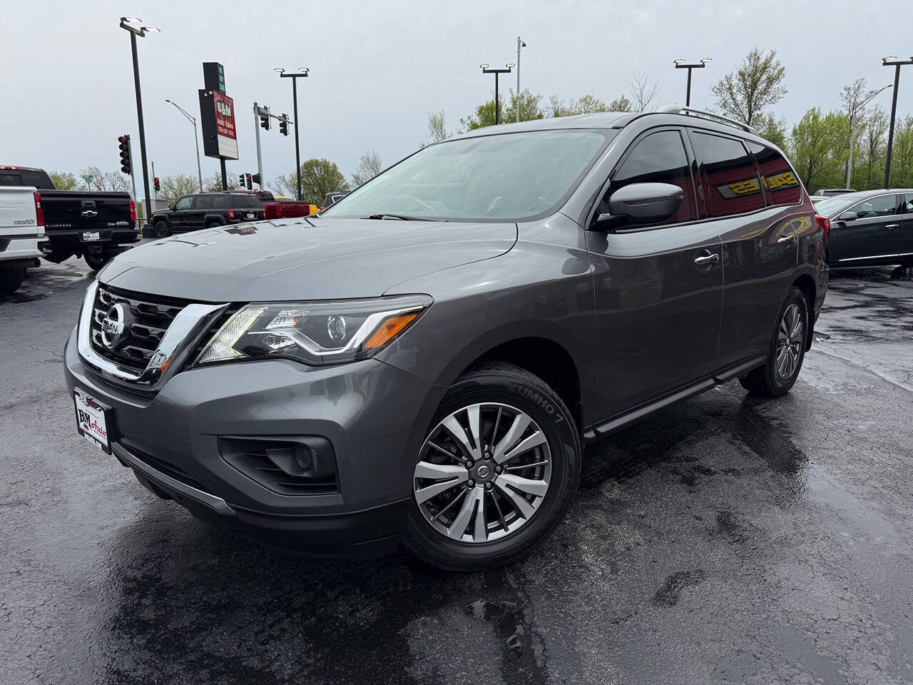 Used 2020 Nissan Pathfinder S FWD image 3