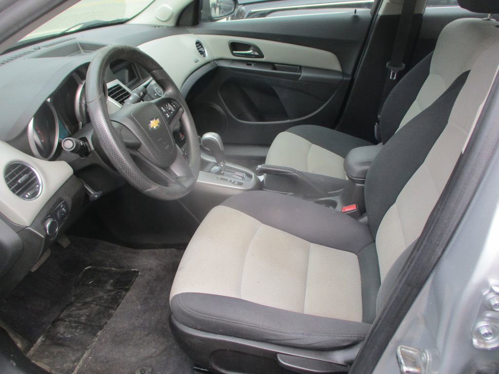 Used 2012 Chevrolet Cruze LS w/ Connectivity Package FWD image 12