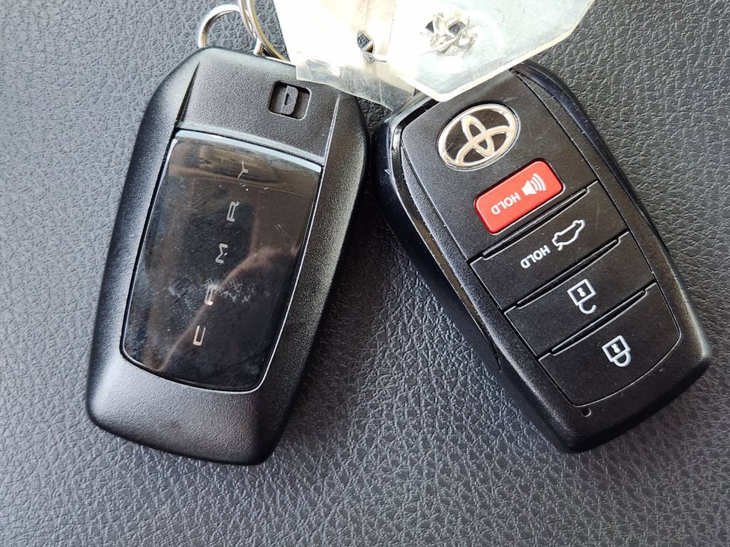 Used 2026 Toyota Camry LE FWD image 29