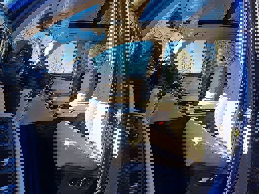 Used 2023 Acura MDX SH-AWD image 11