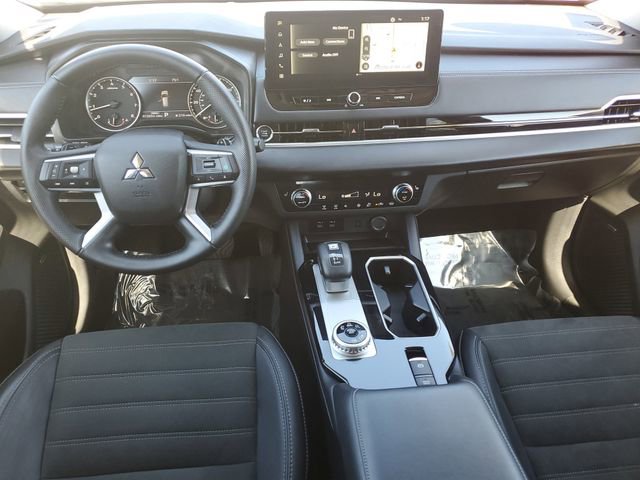 Used 2025 Mitsubishi Outlander SE AWD/4WD image 9