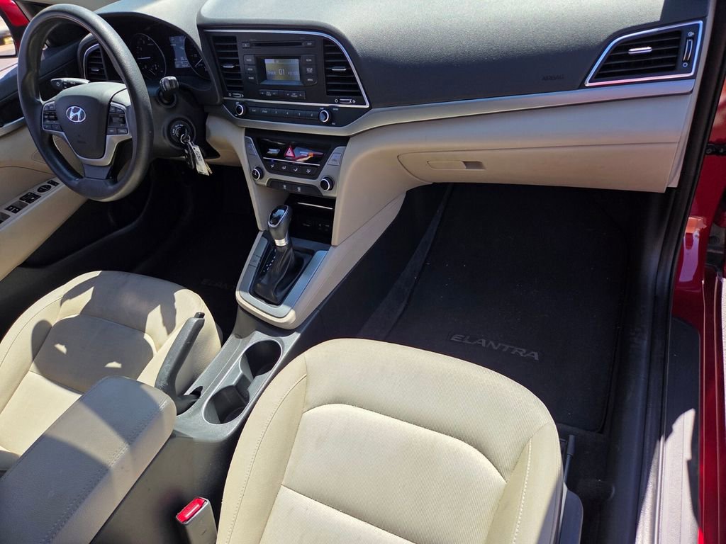 Used 2017 Hyundai Elantra SE image 16
