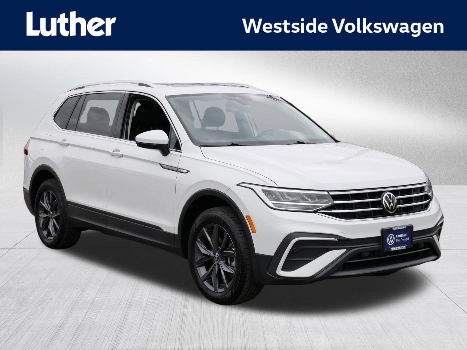 Certified 2023 Volkswagen Tiguan SE w/ Panoramic Sunroof Package AWD/4WD image 1