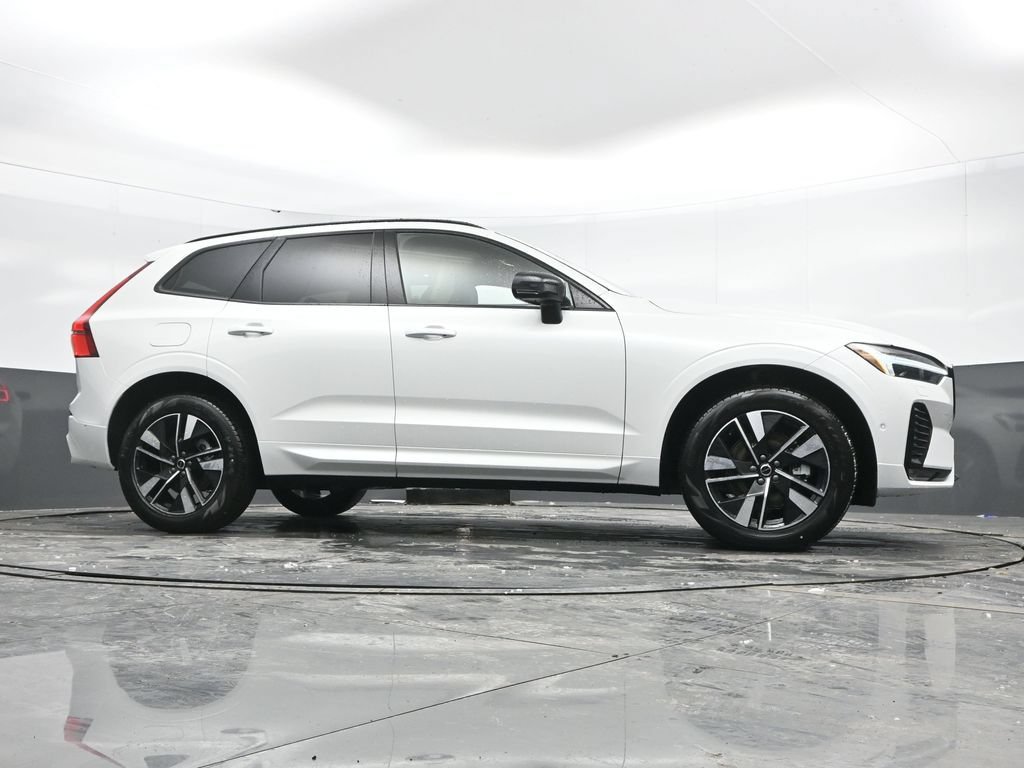 New 2026 Volvo XC60 B5 Plus w/ Protection Package Premier AWD/4WD image 39