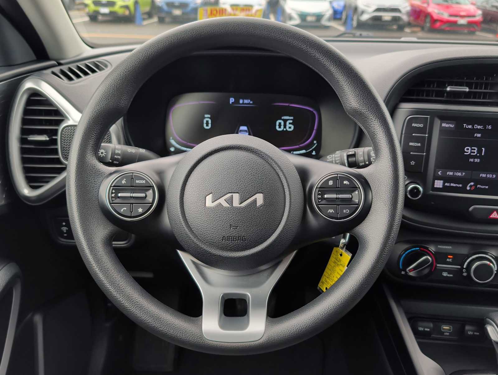 Used 2023 Kia Soul LX w/ LX Technology Package image 11