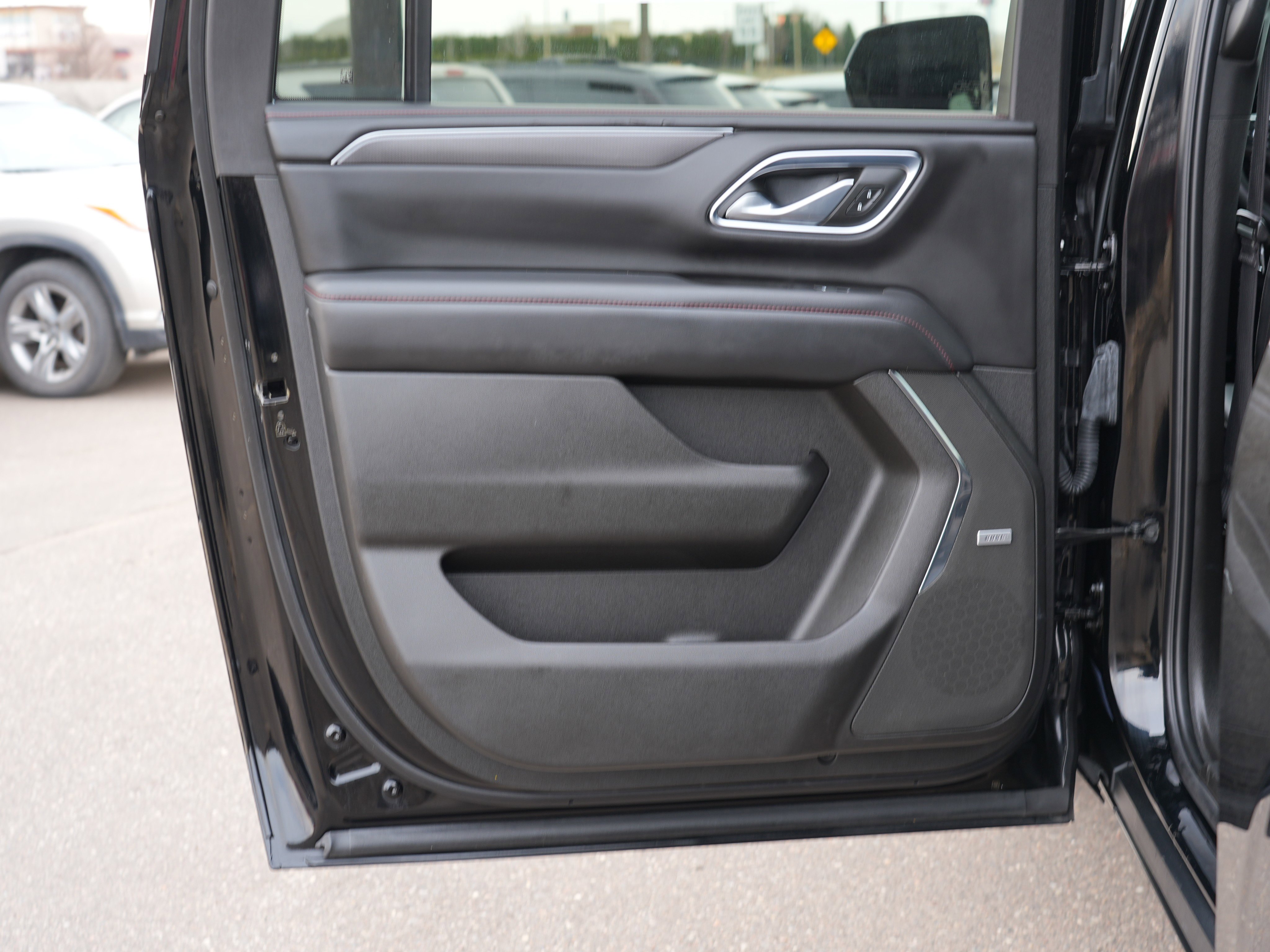 Used 2023 Chevrolet Suburban RST AWD/4WD image 19