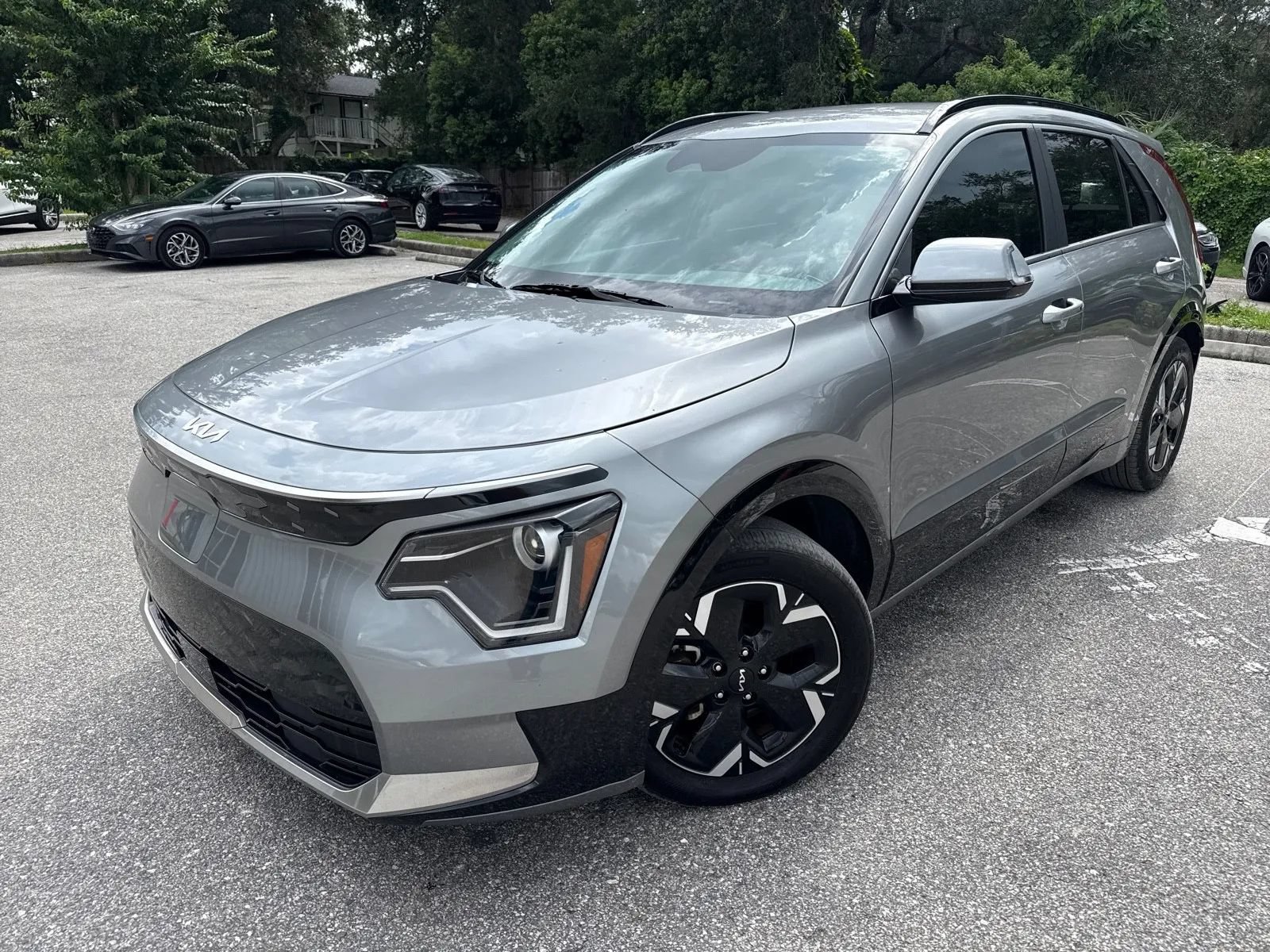 Used 2024 Kia Niro Wind w/ Wind Preserve Package FWD image 2