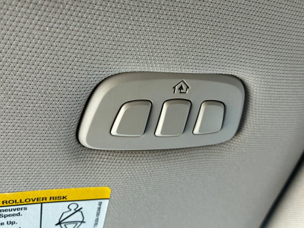 Used 2024 Ford Expedition XLT image 28