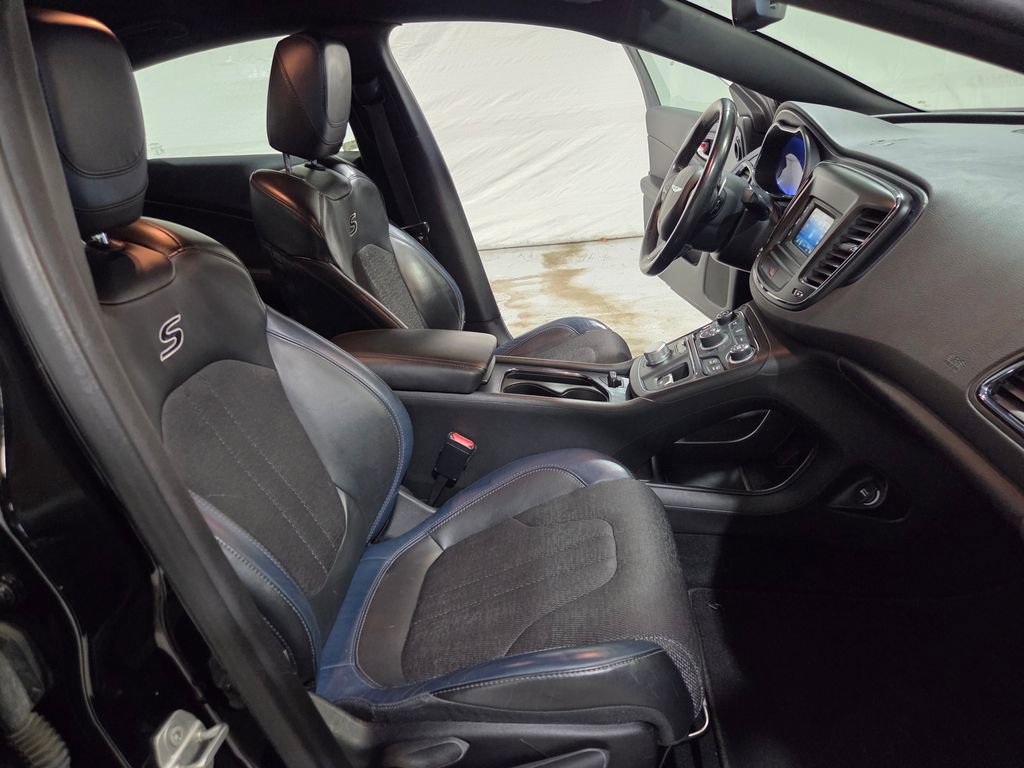 Used 2015 Chrysler 200 S w/ Comfort Group image 10