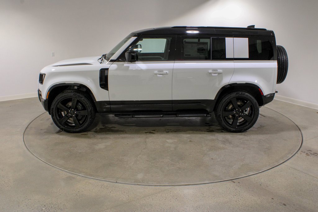 New 2026 Land Rover Defender 110 X-Dynamic SE image 2