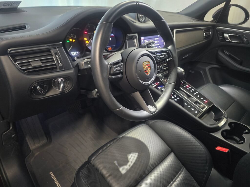 Certified 2024 Porsche Macan GTS AWD/4WD image 4