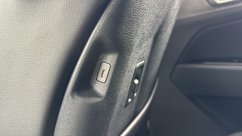 Used 2025 Kia Sportage X-Line image 32