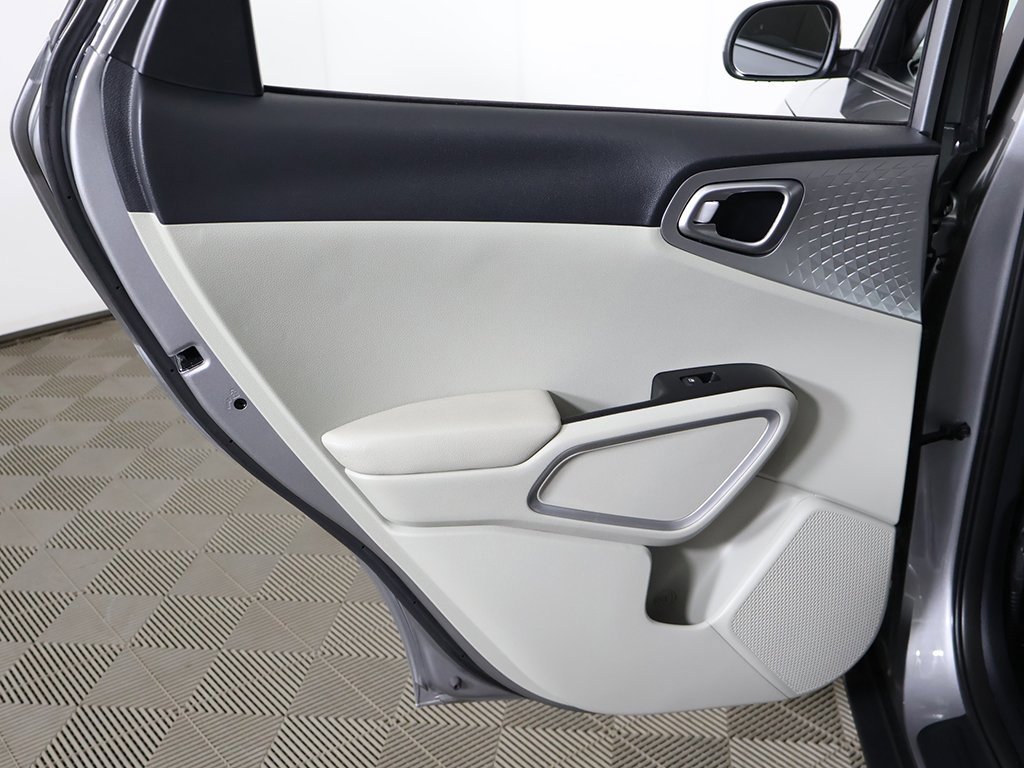 Used 2023 Kia Soul LX w/ LX Technology Package image 23