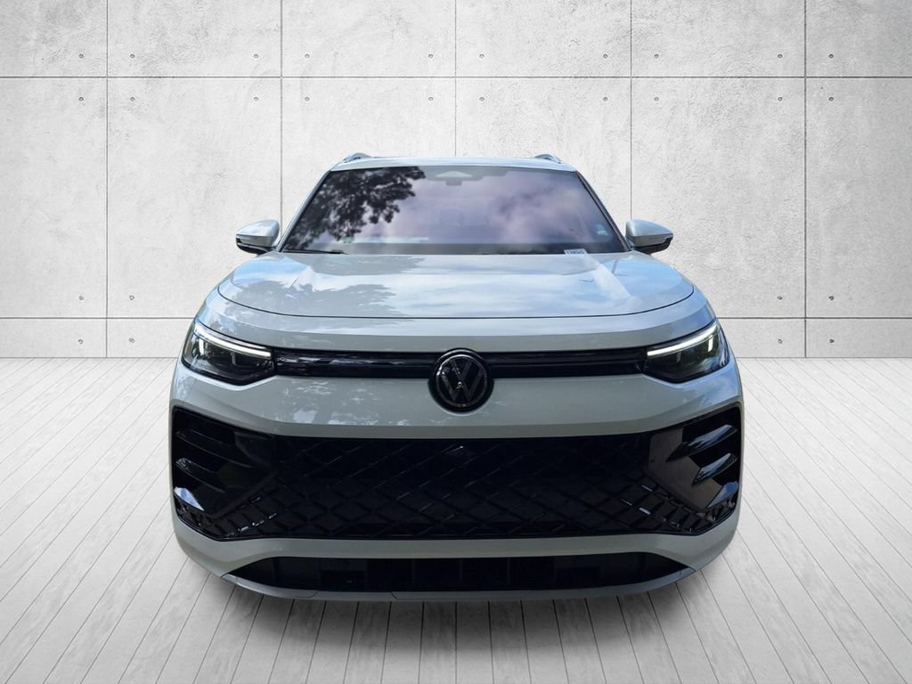New 2026 Volkswagen Tiguan SEL R-Line AWD/4WD image 2