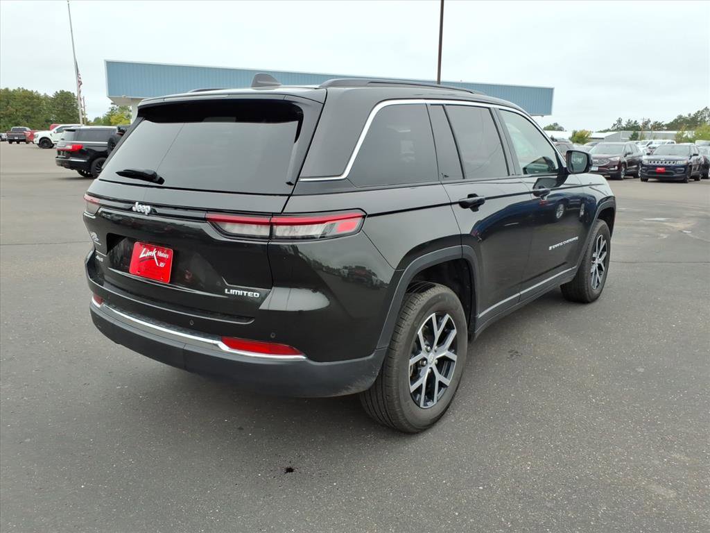 Used 2024 Jeep Grand Cherokee Limited w/ Trailer Tow Package image 6