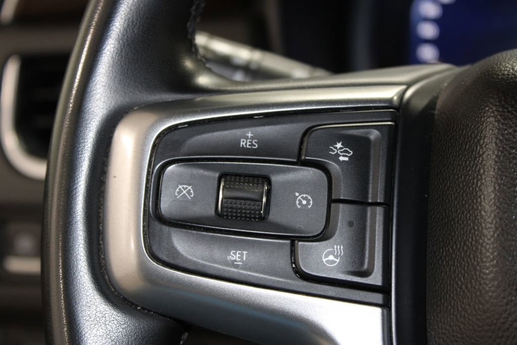 Used 2023 Chevrolet Suburban Premier image 41