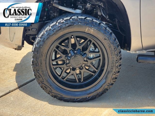 Used 2021 Toyota Tundra SR5 w/ SR5 Upgrade Package AWD/4WD image 12