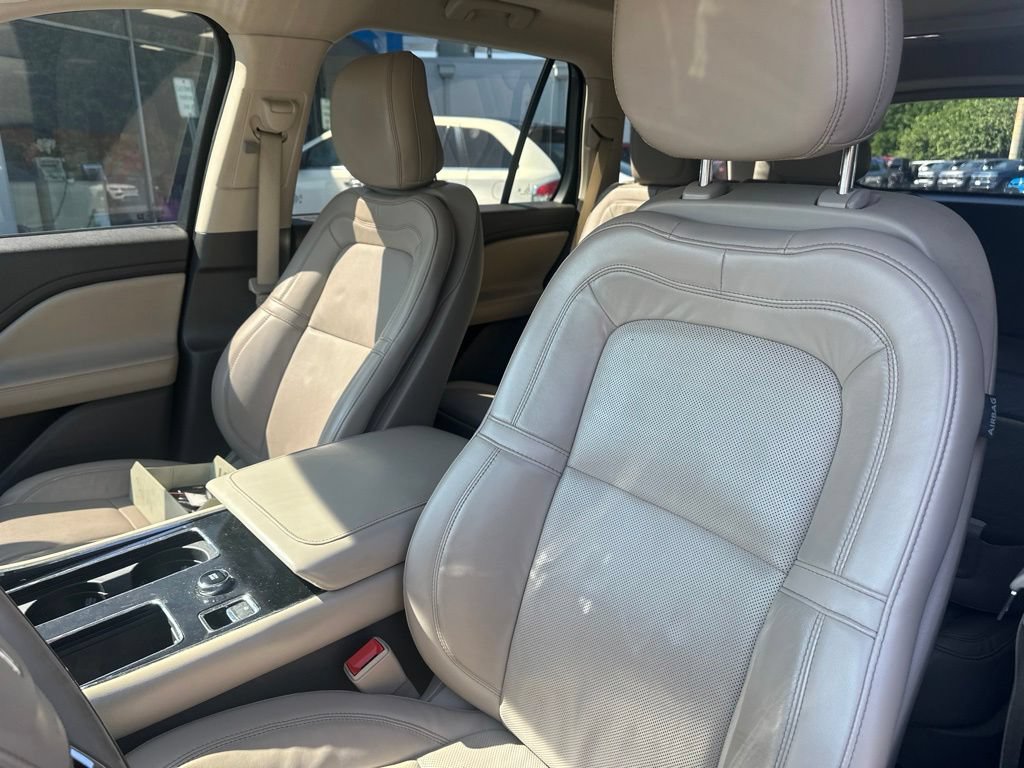 Used 2020 Lincoln Aviator Reserve w/ Equipment Group 201A AWD/4WD image 12