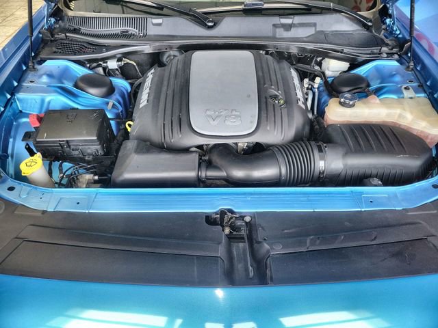 Used 2015 Dodge Challenger R/T Plus image 25