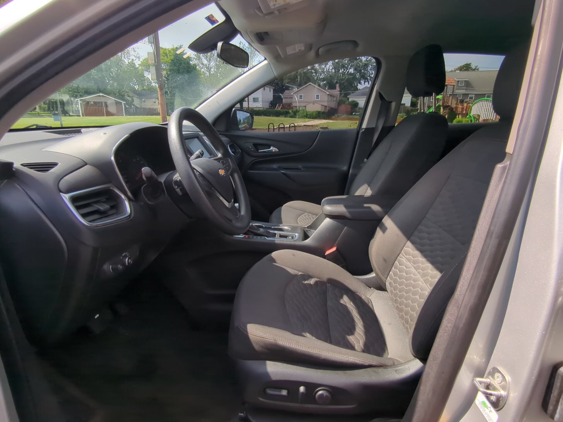 Used 2018 Chevrolet Equinox LT FWD image 15
