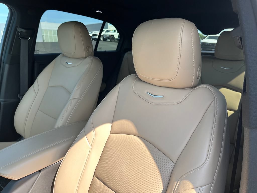 Used 2024 Cadillac XT4 Premium Luxury w/ Active Safety Package AWD/4WD image 12