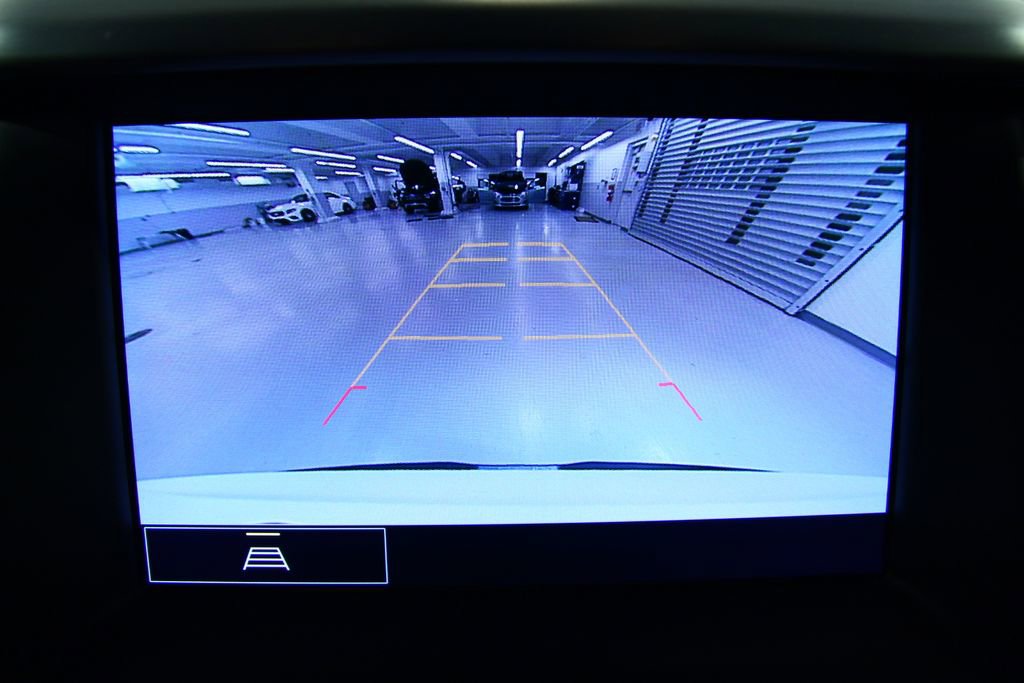 Used 2022 GMC Acadia SLT w/ Elevation Edition image 10