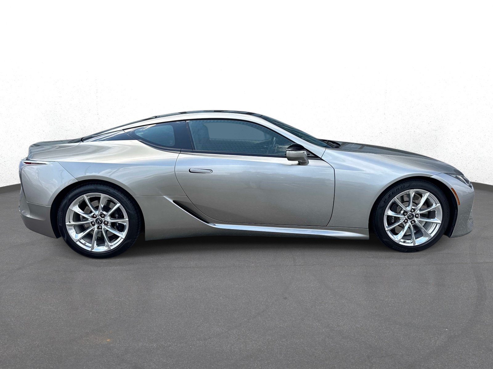 Used 2018 Lexus LC 500 Coupe w/ Touring Package RWD image 2