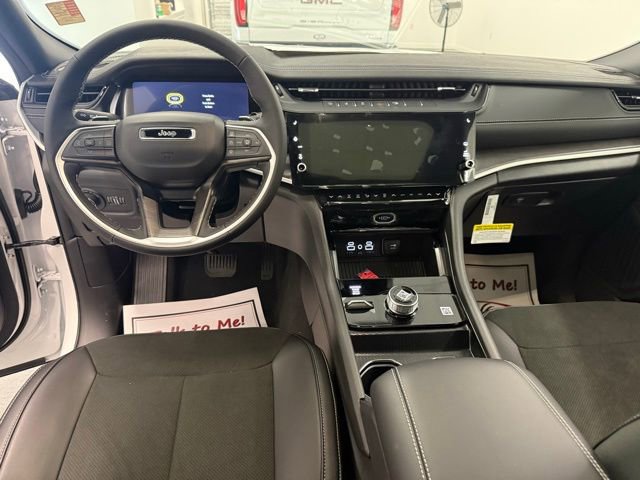 New 2026 Jeep Grand Cherokee Altitude AWD/4WD image 12