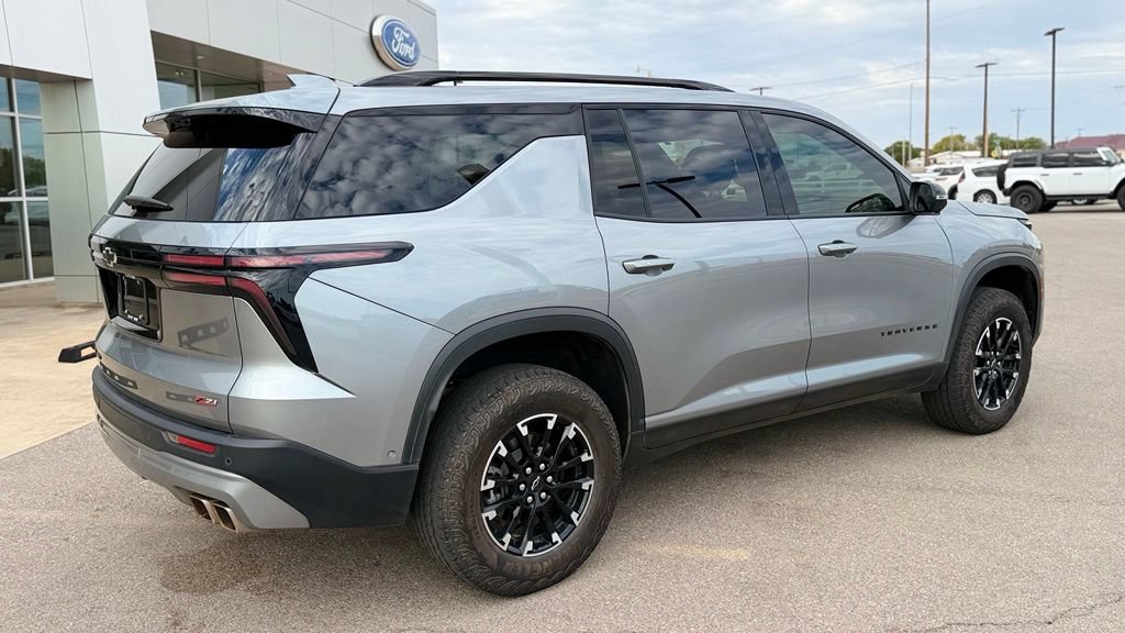 Used 2024 Chevrolet Traverse Z71 w/ Enhanced Driving Package AWD/4WD image 8