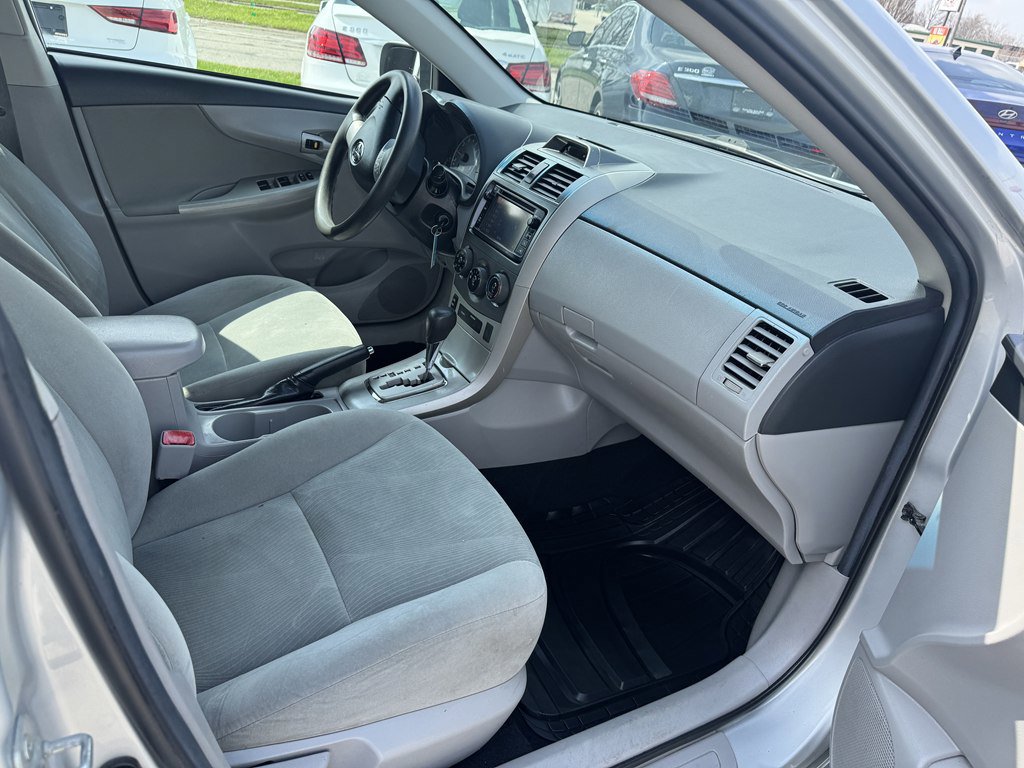 Used 2013 Toyota Corolla LE image 12