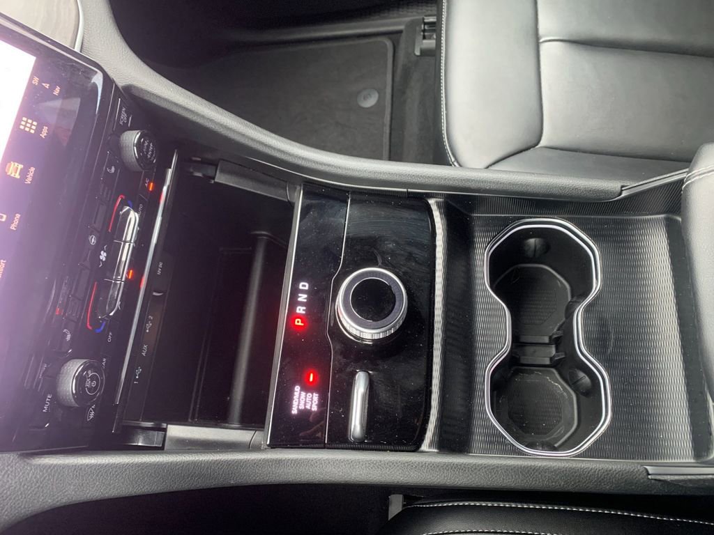 Used 2024 Jeep Grand Cherokee Limited image 23