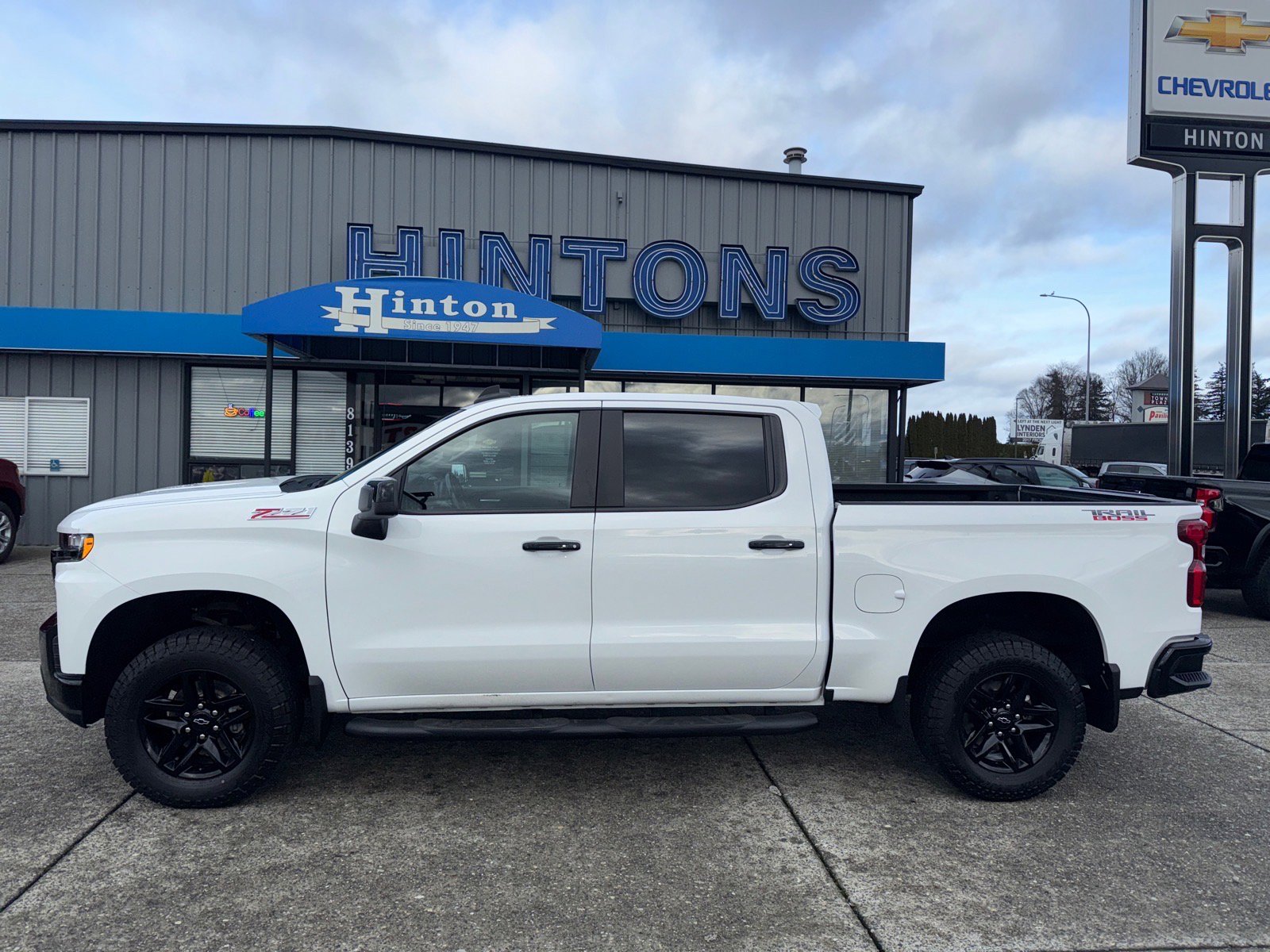 Used 2019 Chevrolet Silverado 1500 LT Trail Boss w/ Bed Protection Package image 3