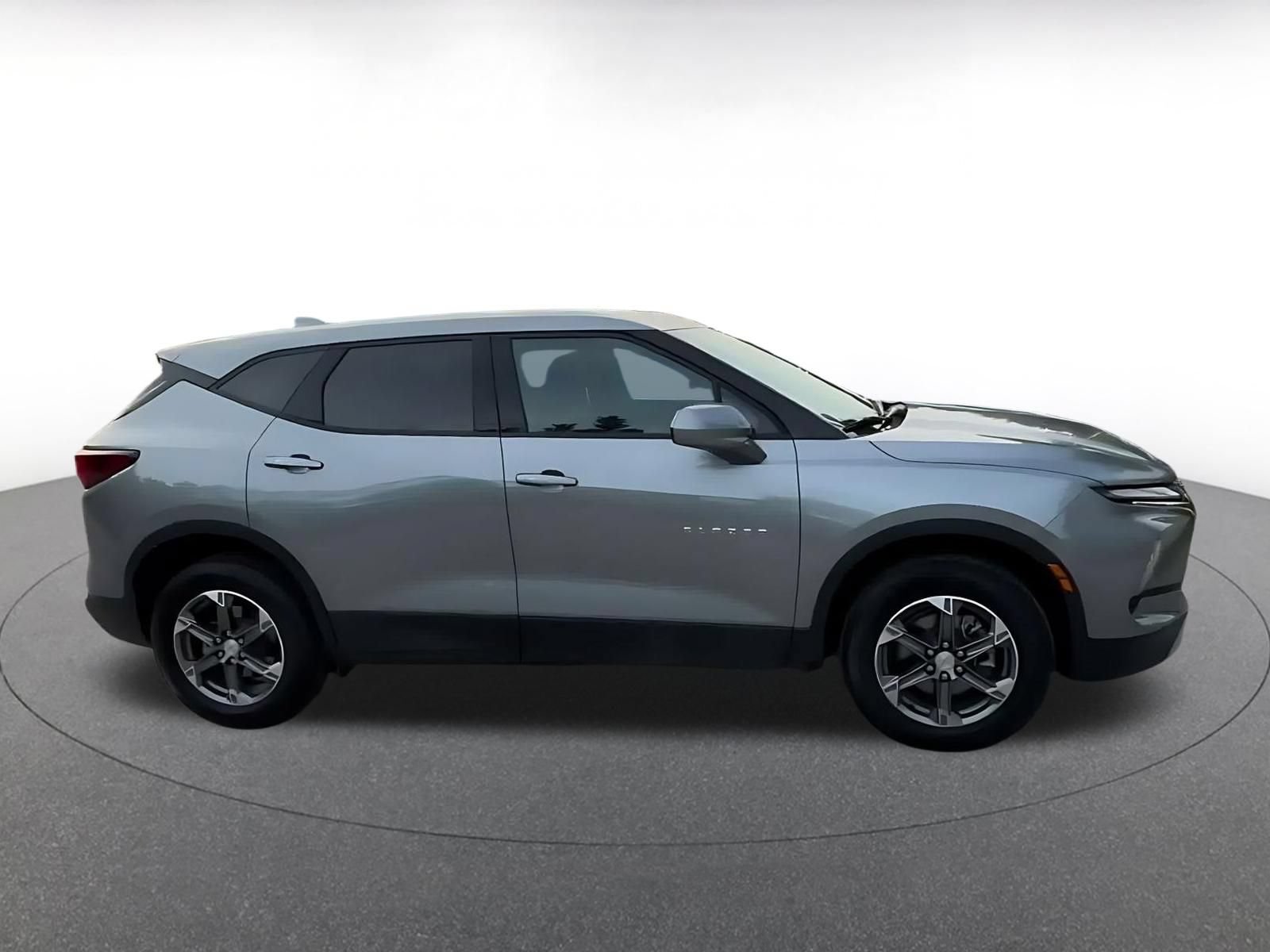 Used 2025 Chevrolet Blazer LT FWD image 15