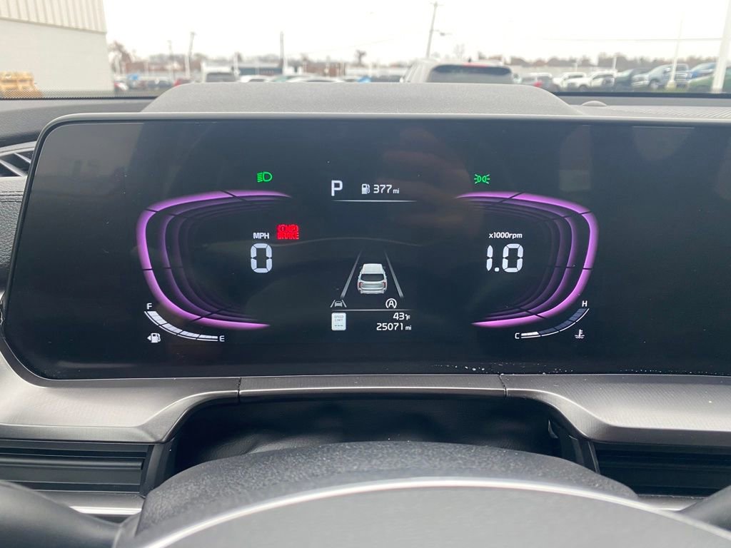 Used 2024 Kia Telluride LX image 11