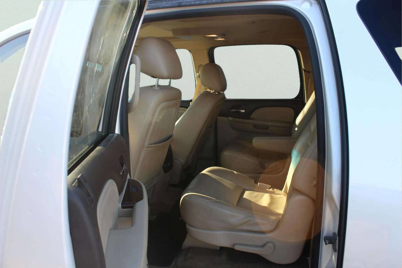 Used 2013 GMC Yukon XL Denali image 7