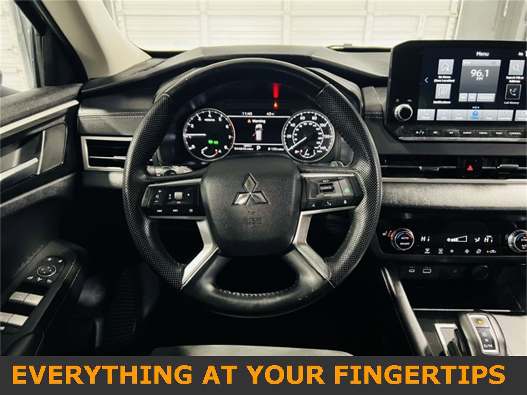 Used 2024 Mitsubishi Outlander SE image 5