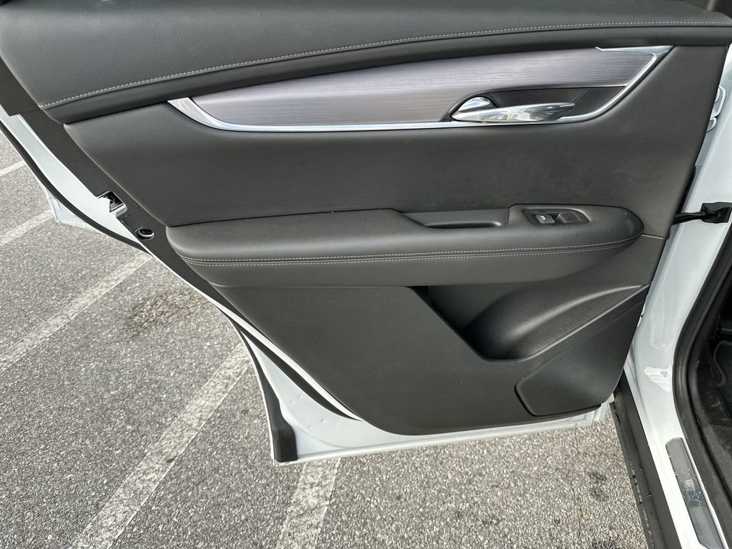 New 2025 Cadillac XT6 Luxury FWD image 28