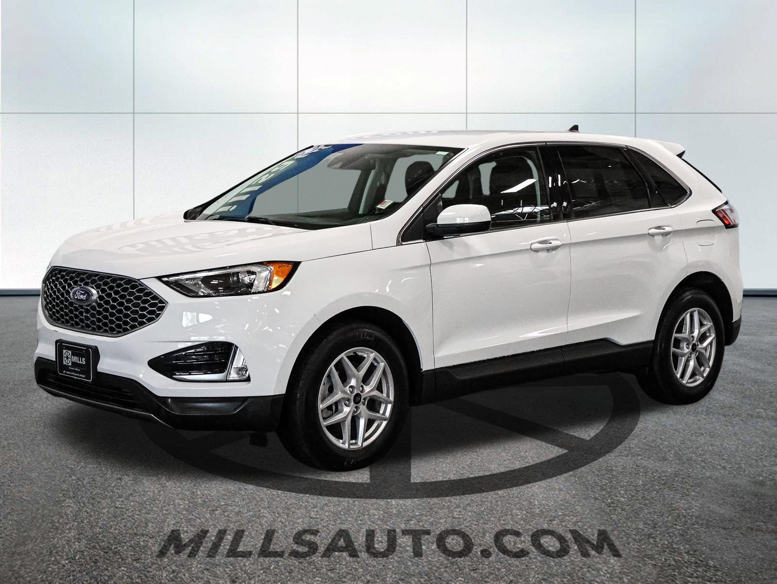 Used 2024 Ford Edge SEL w/ Convenience Package AWD/4WD image 2