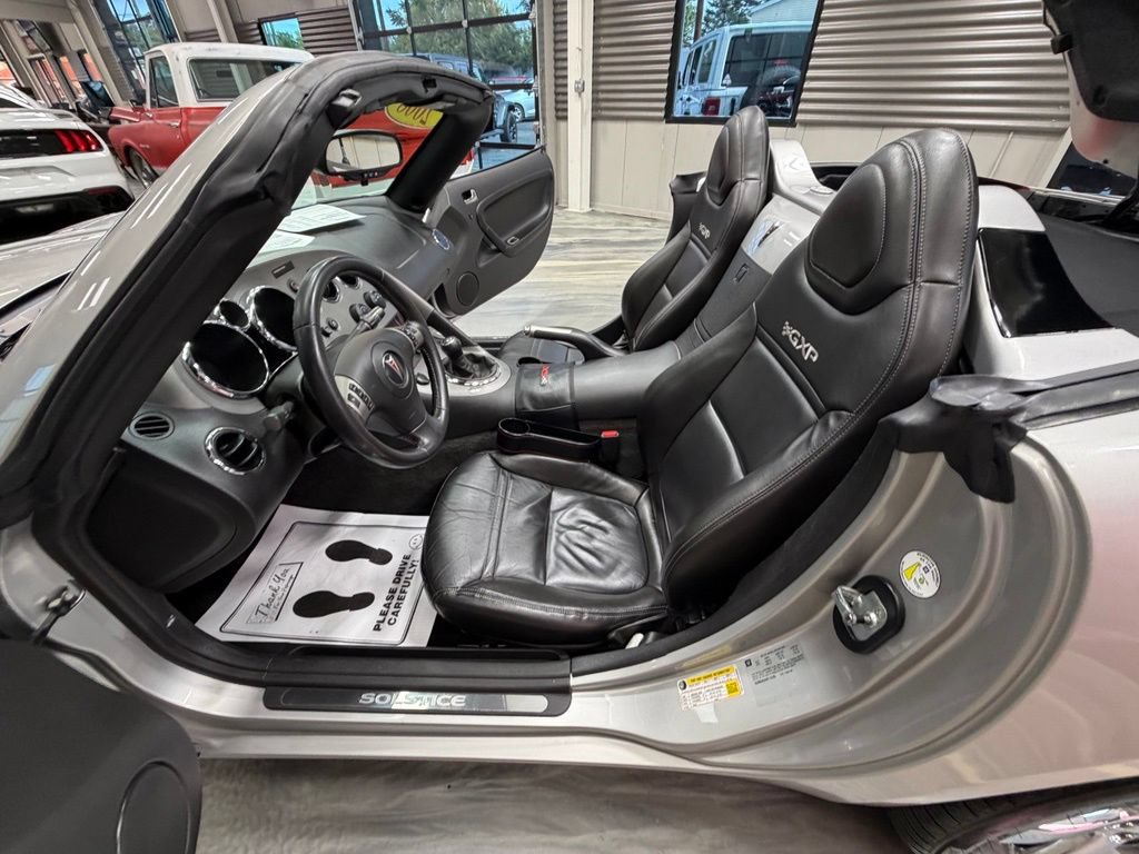 Used 2008 Pontiac Solstice GXP w/ Premium Package RWD image 43