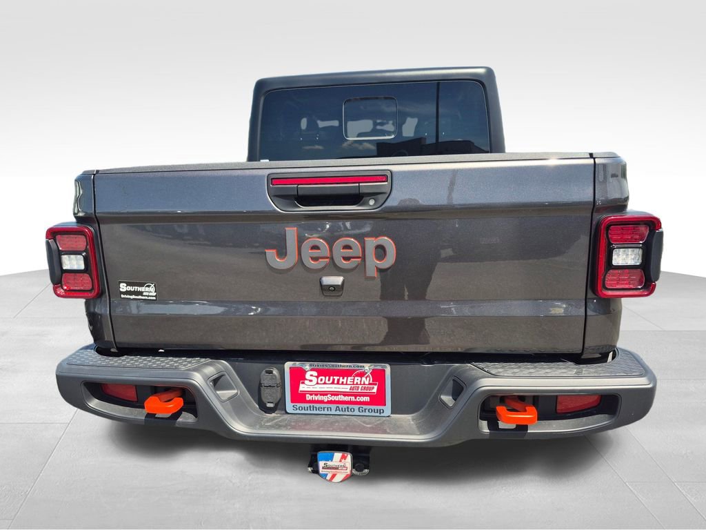 Used 2025 Jeep Gladiator Mojave w/ Convenience Group AWD/4WD image 5